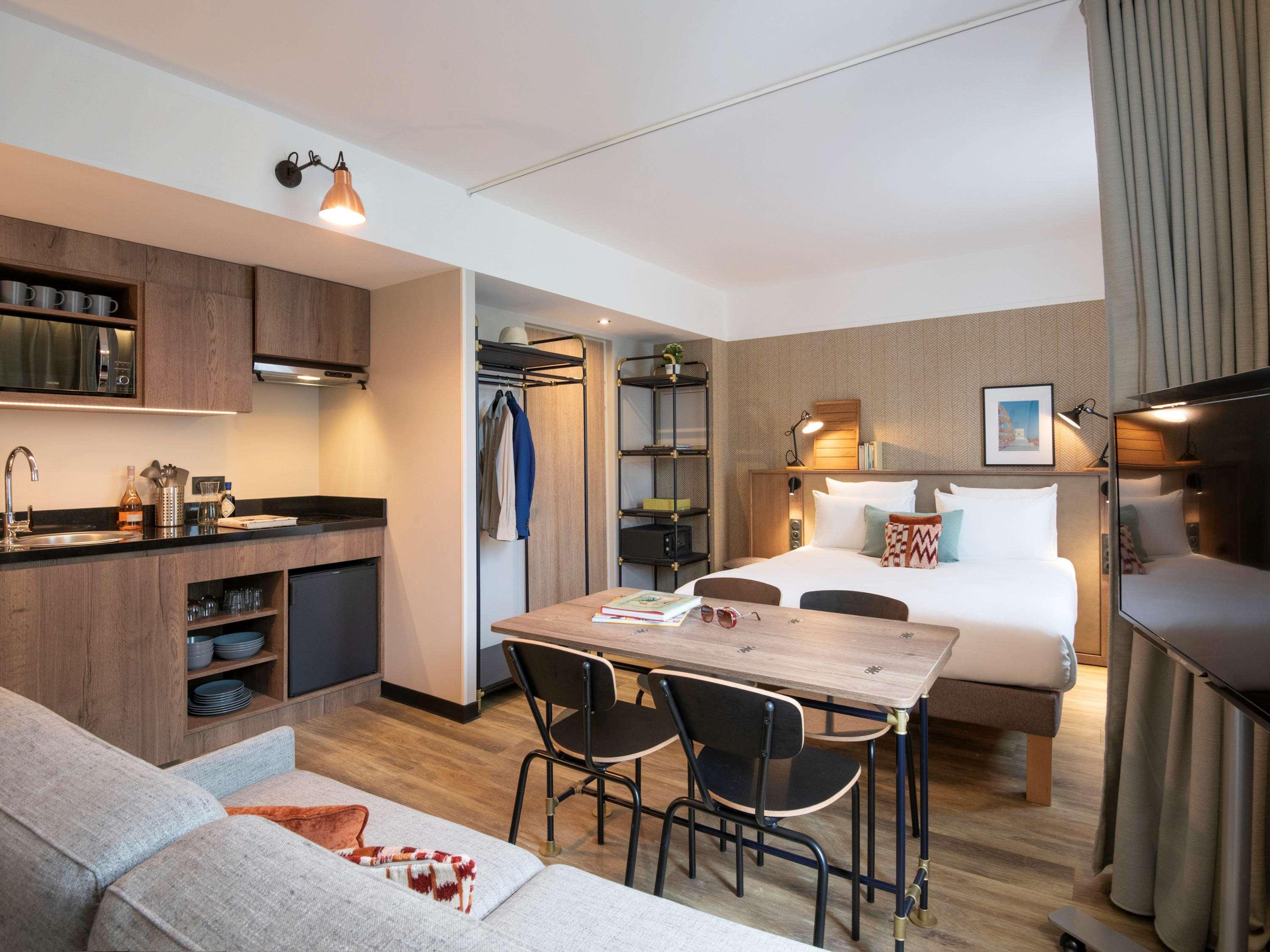Novotel Airport Hotel 4*